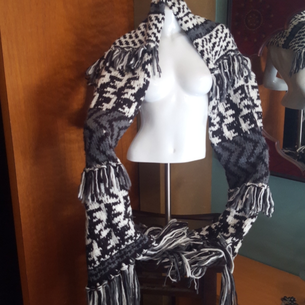 Hand knit ? large scarf
